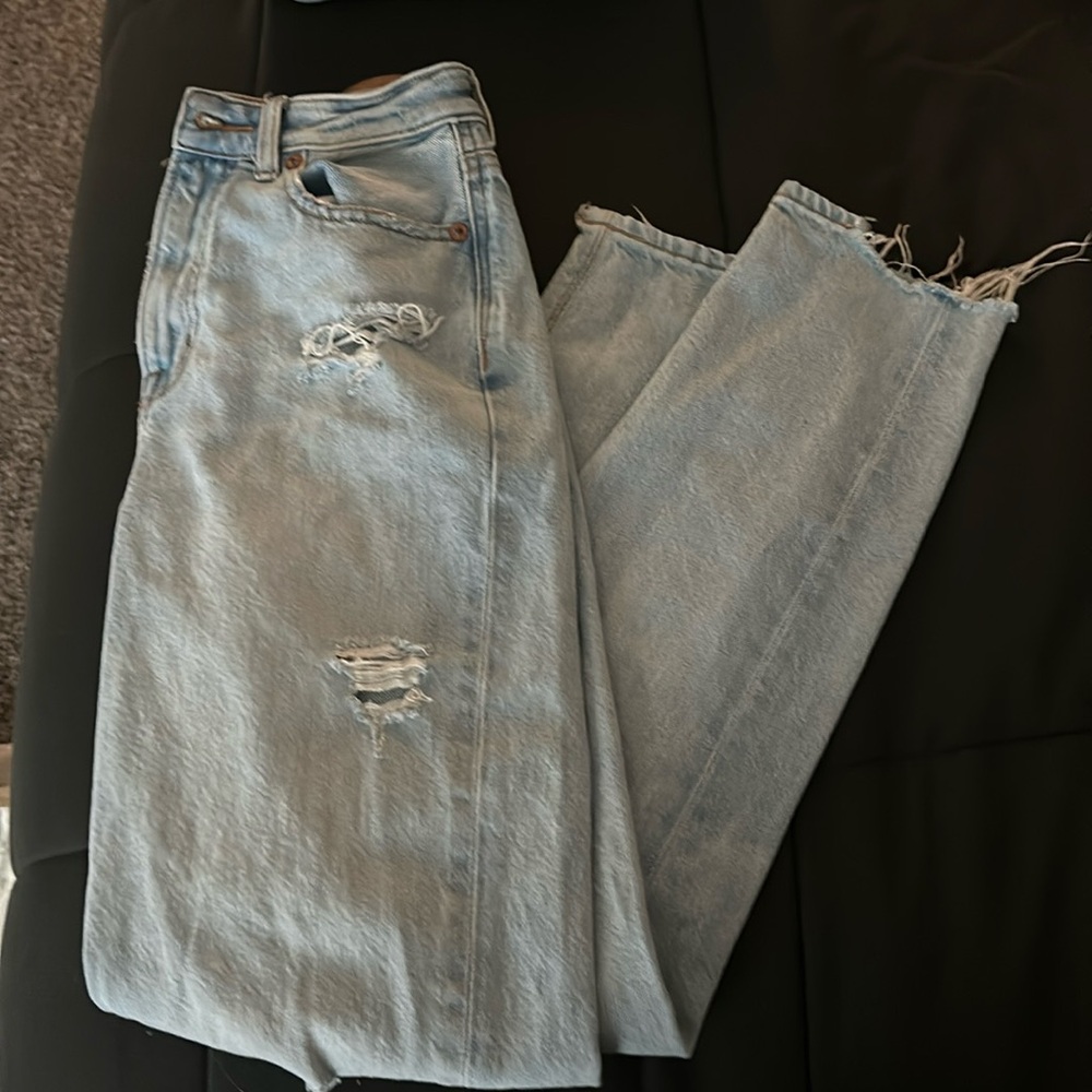 American Eagle mom jeans! Worn a few times but now outgrown! In style!